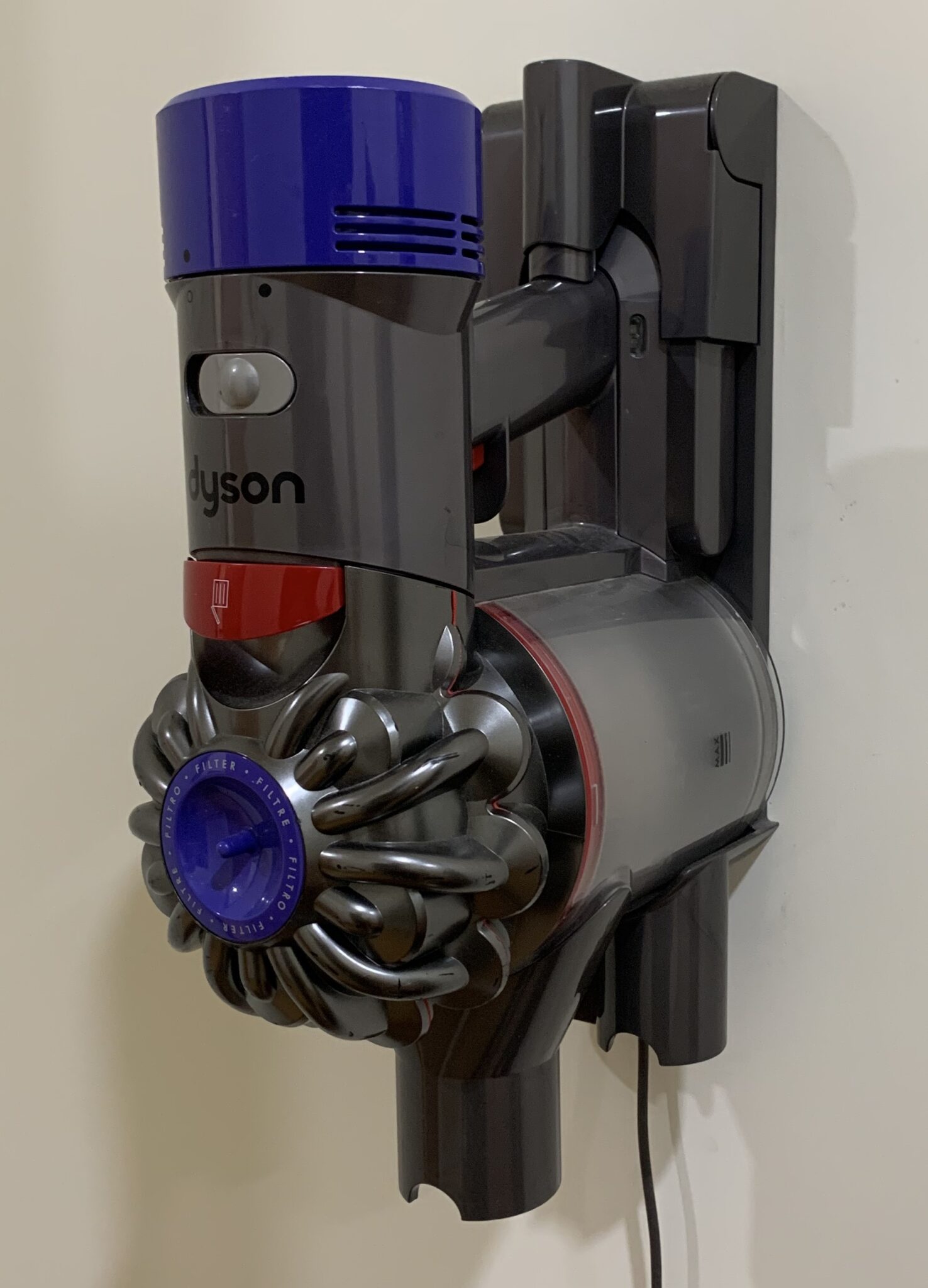 Dyson Vacuum Docking Station [How To]