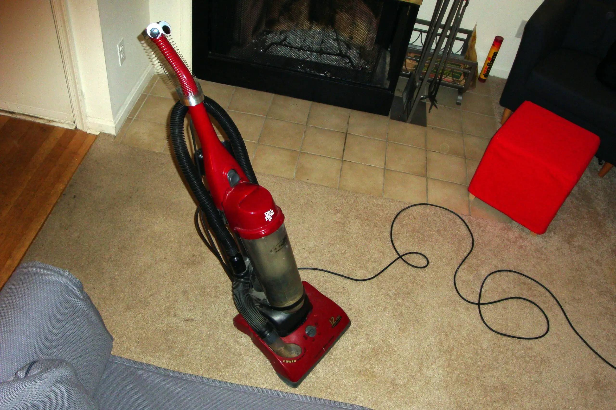 how to clean a dirt devil vacuum